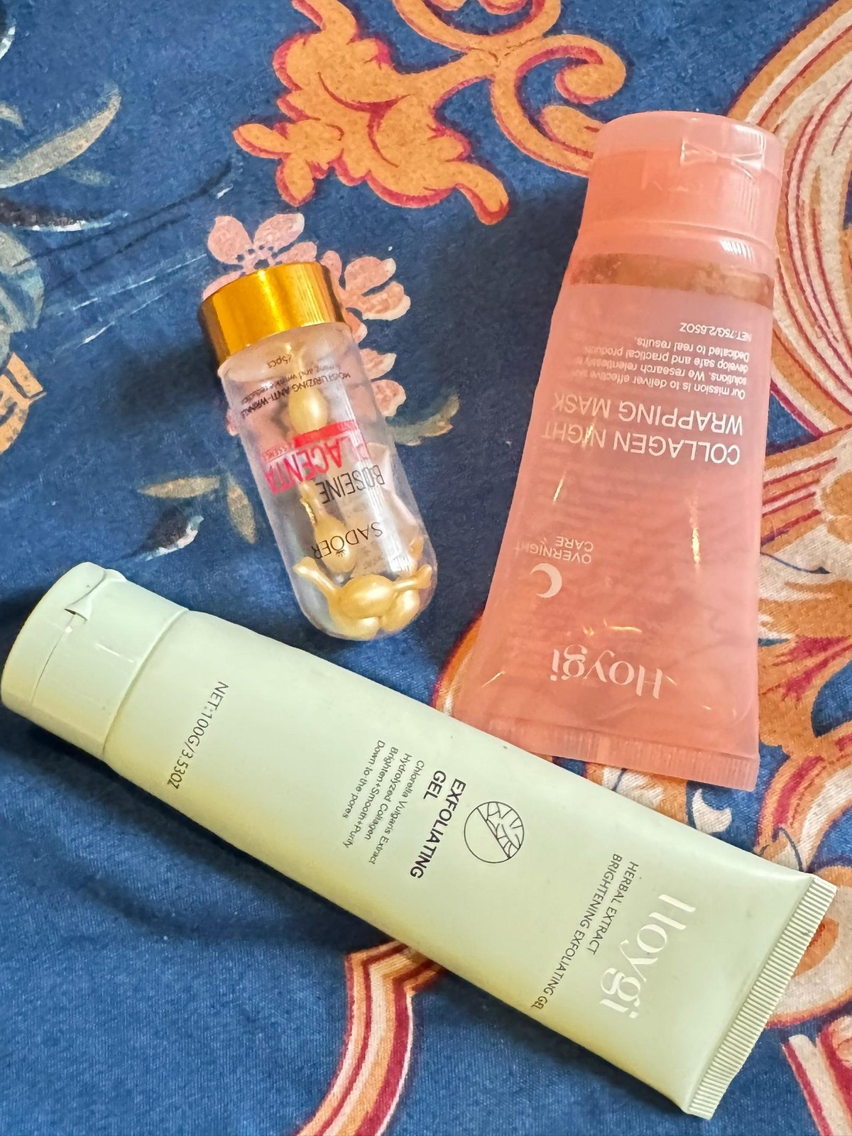 Collagen night mask with exfoliating gel and serum capsules